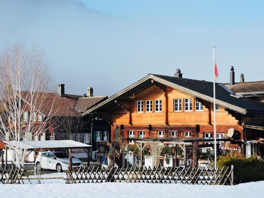 Urchige 2-Zimmerwohnung Matten  Exteriör bild