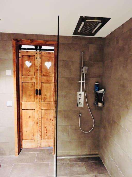 Urchige 2-Zimmerwohnung Matten  Exteriör bild